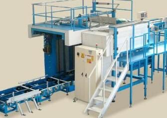 相比人工碼垛，自動碼垛機(jī)有什么特點(diǎn)呢？